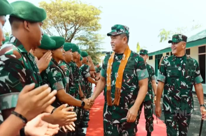 Potret saat Kasad, Jendral TNI Maruli Simanjuntak Berkunjung ke KOREM 041/GARUDA EMAS, Selasa 11 Maret 2025 (Foto: GENMUSLIM.id/dok: Instagram @tni_angkatan_darat)