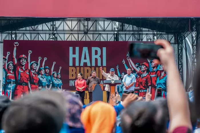 Momen Presiden Prabowo menyampaikan pidatonya di Hari Buruh 2025 di kawasan Monas, 1 Mei 2025 (Foto: GENMUSLIM.id/dok: Instagram @presidenrepublikindonesia)