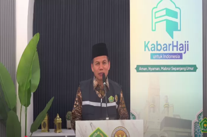 Direktur Pelayanan Haji Dalam Negeri Kemenag, Muhammad Zain, dalam konferensi pers yang disiarkan melalui kanal YouTube Kemenag (Foto: GENMUSLIM.id/dok: YouTube Kemenag RI)
