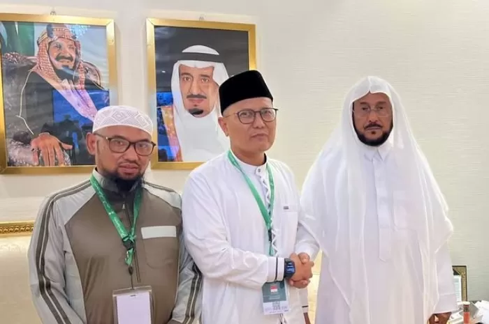 Ketua MUI Cholil Nafis bertemu dengan Menteri Haji Arab Saudi dan bertanya tentang visa furoda (Foto: GENMUSLIM.id/dok: Instagram @cholilnafis)