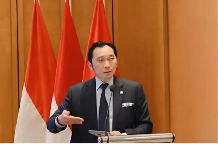 Ketua Fraksi Demokrat, Edhie Baskoro Yudhoyono menanggapi terkait pembatalan tunjangan anggota DPR RI (Foto: GENMUSLIM.id/dok: Instagram @ibasyudhoyono)