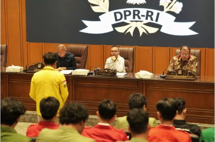 Audiensi perwakilan mahasiswa dan organisasi kepemudaan dengan DPR RI pada Rabu, 3 September 2025 (Foto: GENMUSLIM.id/dok: Instagram @sufmi_dasco)