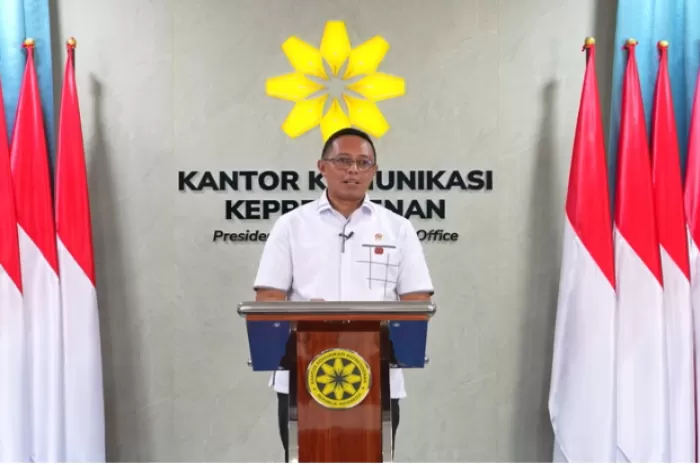 Kepala Kantor Komunikasi Kepresidenan (PCO) Hasan Nasbi memberi penjelasan alasan Presiden beri kenaikan pangkat polisi korban demo ricuh (Foto: GENMUSLIM.id/dok: YouTube Kantor Komunikasi Kepresidenan)