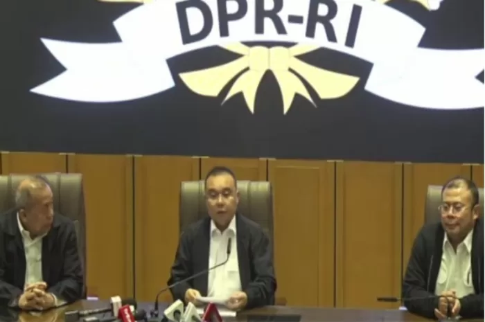 Konferensi pers DPR RI terkait hasil rapat bersama fraksi partai (Foto: GENMUSLIM.id/dok: YouTube DPR RI)