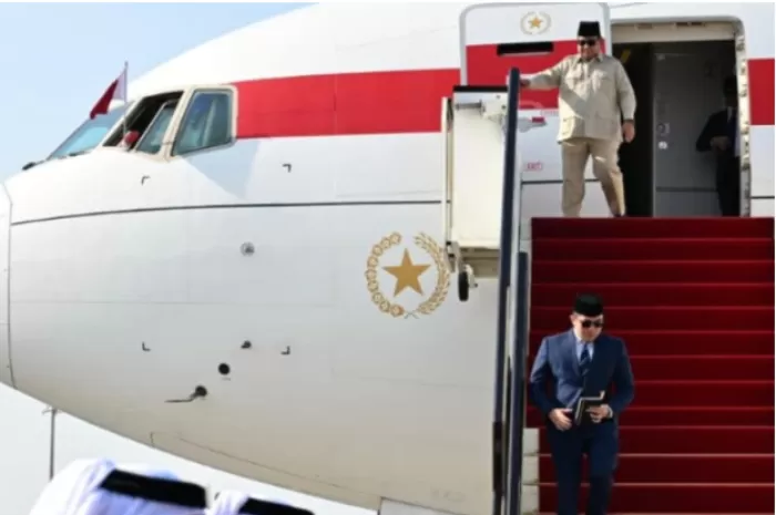 Seskab Teddy ungkap Presiden Prabowo berada di Qatar dan Abu Dhabi dalam waktu singkat (Foto: GENMUSLIM.id/dok: BPMI Setpres RI)
