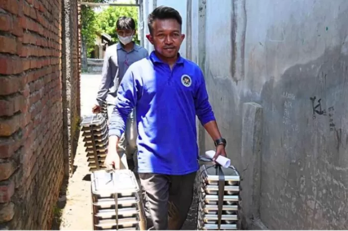 Menyoroti insentif Rp100 ribu per hari ke guru penanggung jawab dalam program Makan Bergizi Gratis (MBG) di sekolah (Foto: GENMUSLIM.id/dok: Instagram @badangizinasional.ri)