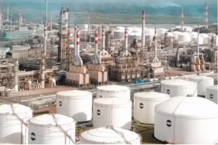 Pertamina ikut tanggapi pernyataan Menkeu Purbaya soal pembangunan kilang minyak (Foto: GENMUSLIM.id/dok: Instagram @kilangpertaminainternasional)