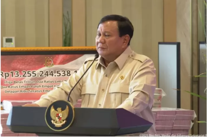 Presiden RI Prabowo Subianto ingatkan aparat penegak hukum agar menjalankan tugas dengan hati nurani (Foto: GENMUSLIM.id/dok: YouTube Sekretariat Presiden)