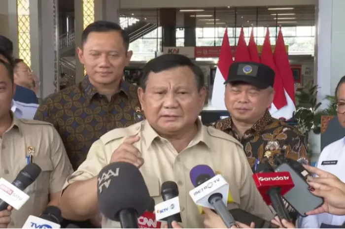 Presiden Prabowo menyatakan telah menyetujui anggaran Rp5 triliun untuk pengadaan 30 rangkaian kereta baru (Foto: GENMUSLIM.id/dok: YouTube Sekretariat Presiden)
