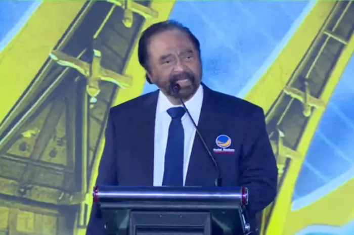 Ketua Umum Partai NasDem, Surya Paloh, menyatakan tak masalah dengan pemberian gelar Pahlawan Nasional pada Soeharto (Foto: GENMUSLIM.id/dok: YouTube NasDem TV)