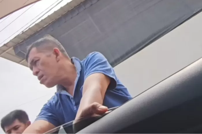 Tangkapan layar seorang ketua posko pengungsian di Aceh yang memilih mengalihkan bantuan beras ke wilayah yang lebih membutuhkan (Foto: GENMUSLIM.id/dok: Instagram @alkadrilubis)