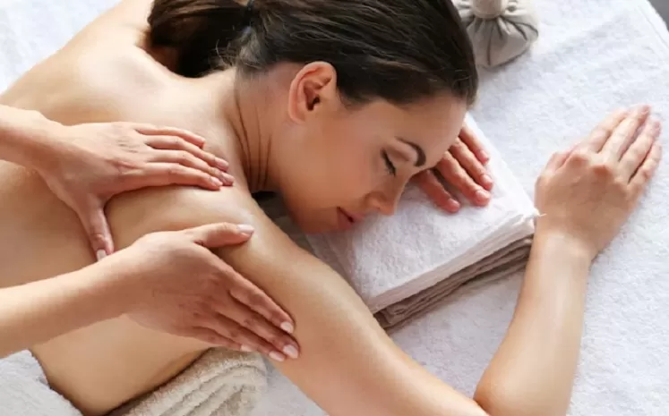 Cara Mengatasi Pundak Pegal (freepik.com)