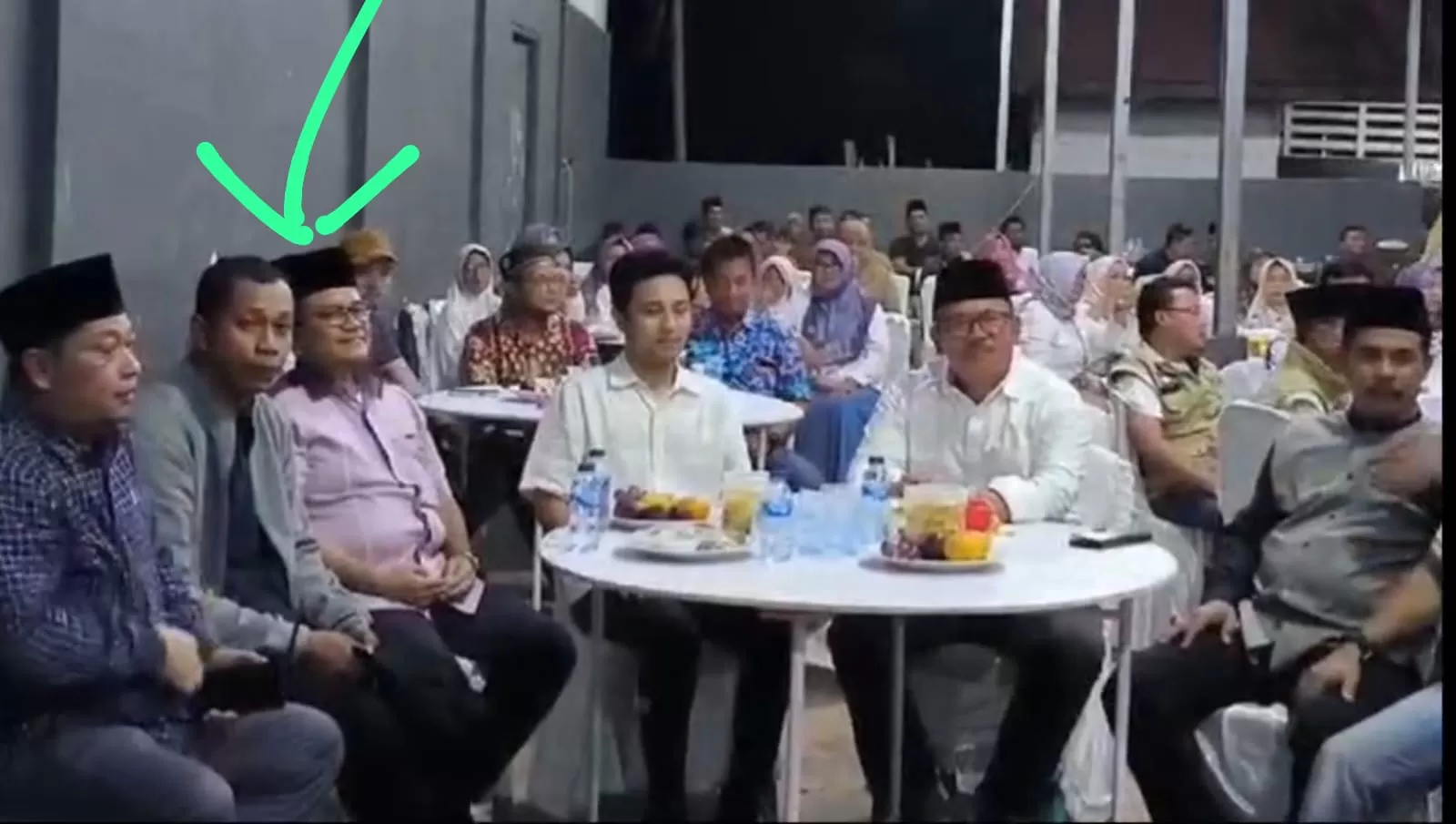 Oknum ASN Lurah Nekat Ikut Acara Bacawako Maulana (dok/langitviral.com )