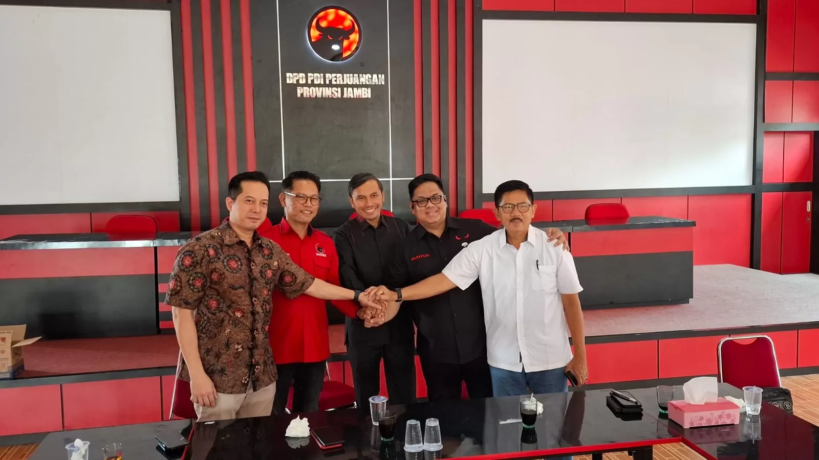 PDIP Dukung HAR dan Guntur Muchtar di Pilwako Jambi 2024