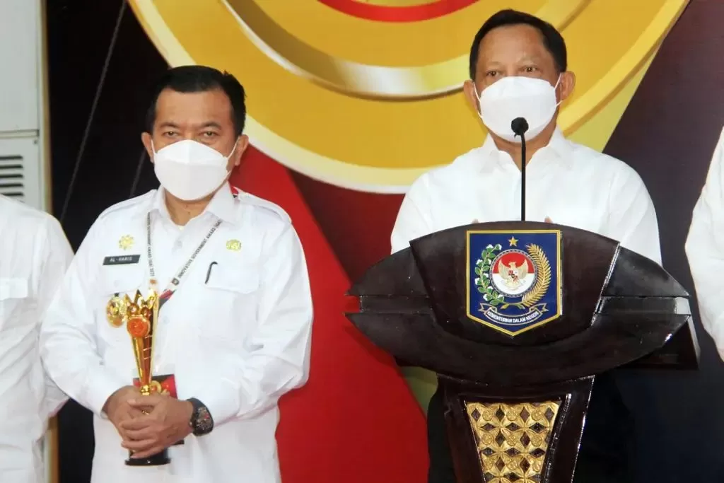 Al Haris Juga Pernah Terima Penghargaan Nasional