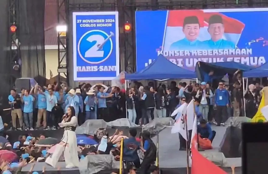 Saat Al Haris dan Happy Asmara Hujan-hujanan Bersama Puluhan Ribu Massa Haris-Sani