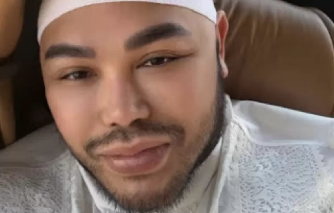 Artis Ivan Gunawan mengungkapkan rasa syukurnya telah menyelesaikan rangkaian haji. (Instagram/ivan_gunawan) 