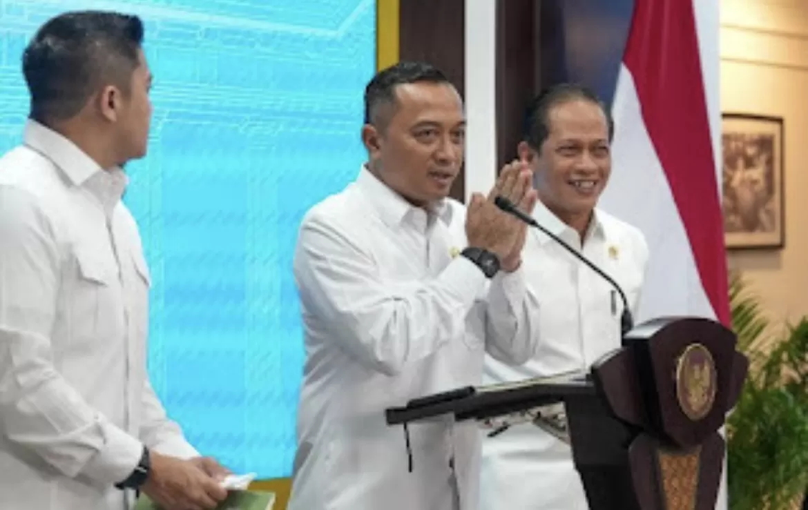 Menteri Sekretaris Negara (Mensesneg) RI, Prasetyo Hadi dalam jumpa pers terkait pencabutan izin usaha tambang (IUP) 4 perusahaan di Raja Ampat. (Dok. Sekretariat Presiden)