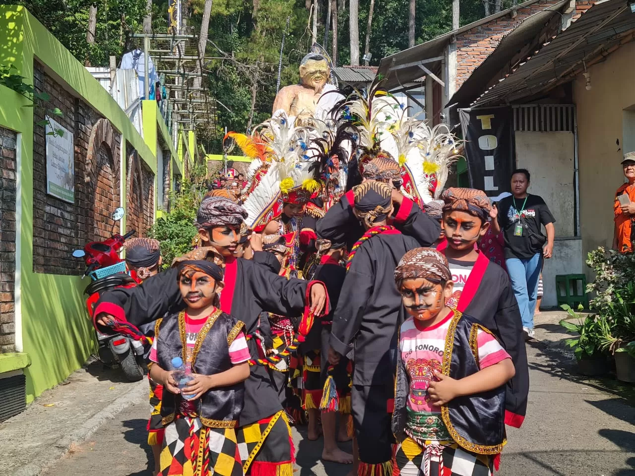 Jelang Satu Suro Gelar Arak arakan Sebagai Sarana Pelestarian