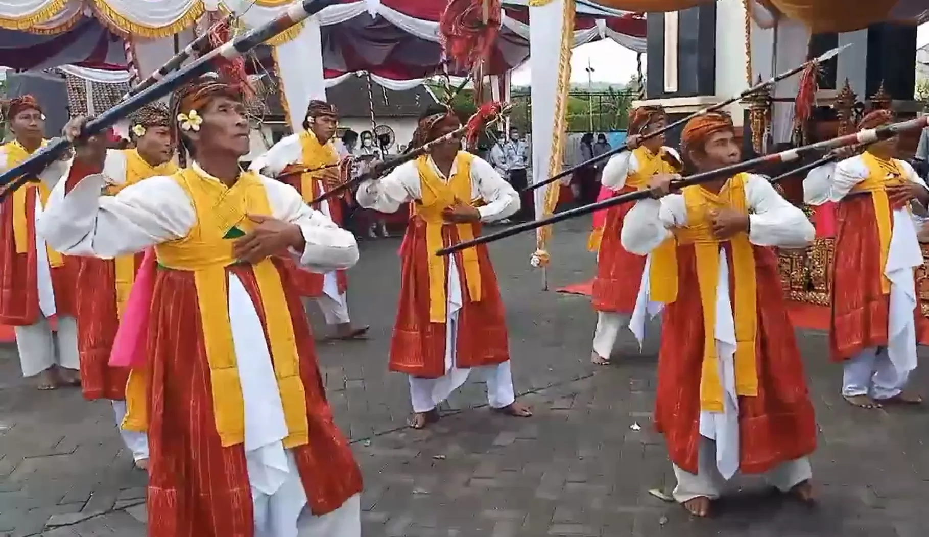 Sejarah Tari Baris Jangkang Desa Pelilit Nusa Penida, Bali; Bisa Untuk ...