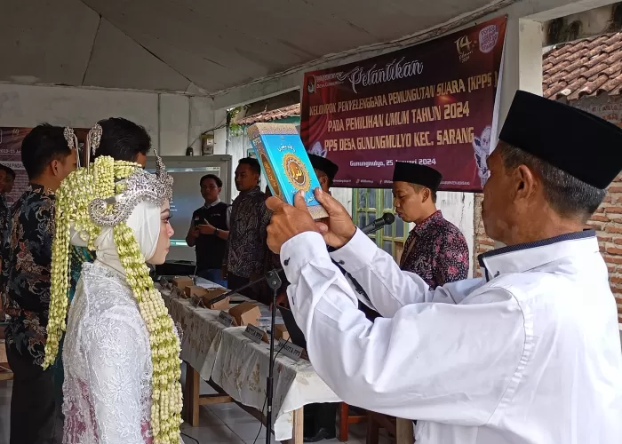 SOSOK Lidya Novita Anggota KPPS asal Sarang Rembang yang Kenakan Gaun  Pengantin saat Dilantik - Radar Kudus