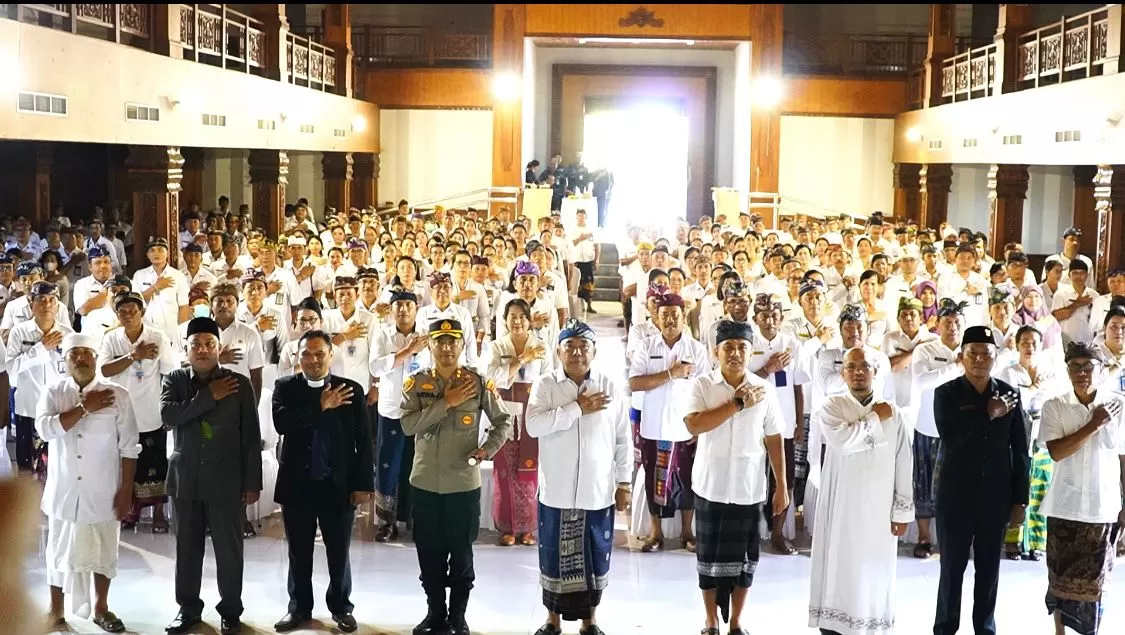 Lantik 320 Pejabat Jembrana, Bupati Tamba Tekankan Kompetensi ...