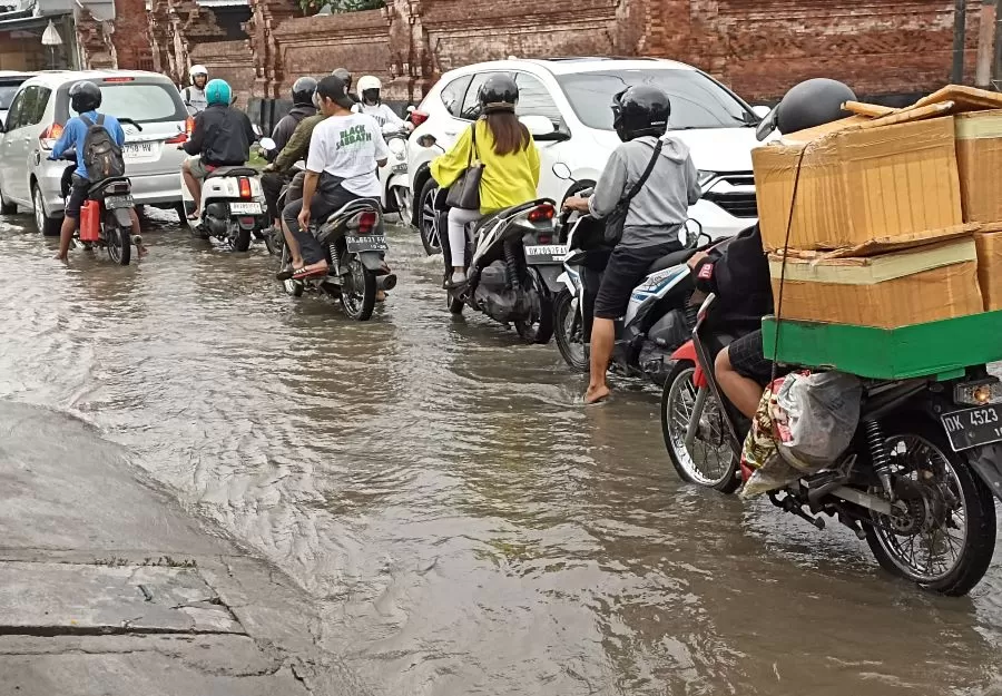 Warning! Banjir Bandang Dan Tanah Longsor, Potensi 8 Kabupaten Longsor ...