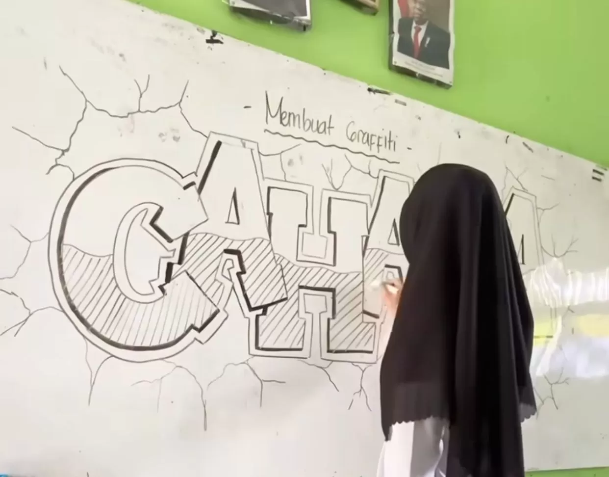 Gokil! Bak Seniman Jalanan, Guru ini Ajarkan Muridnya Membuat Graffiti -  Radar Semarang