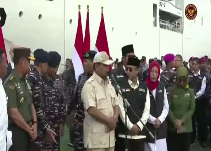 Menhan Prabowo Subianto Lepas Keberangkatan Kapal KRI Dr. Radjiman ...