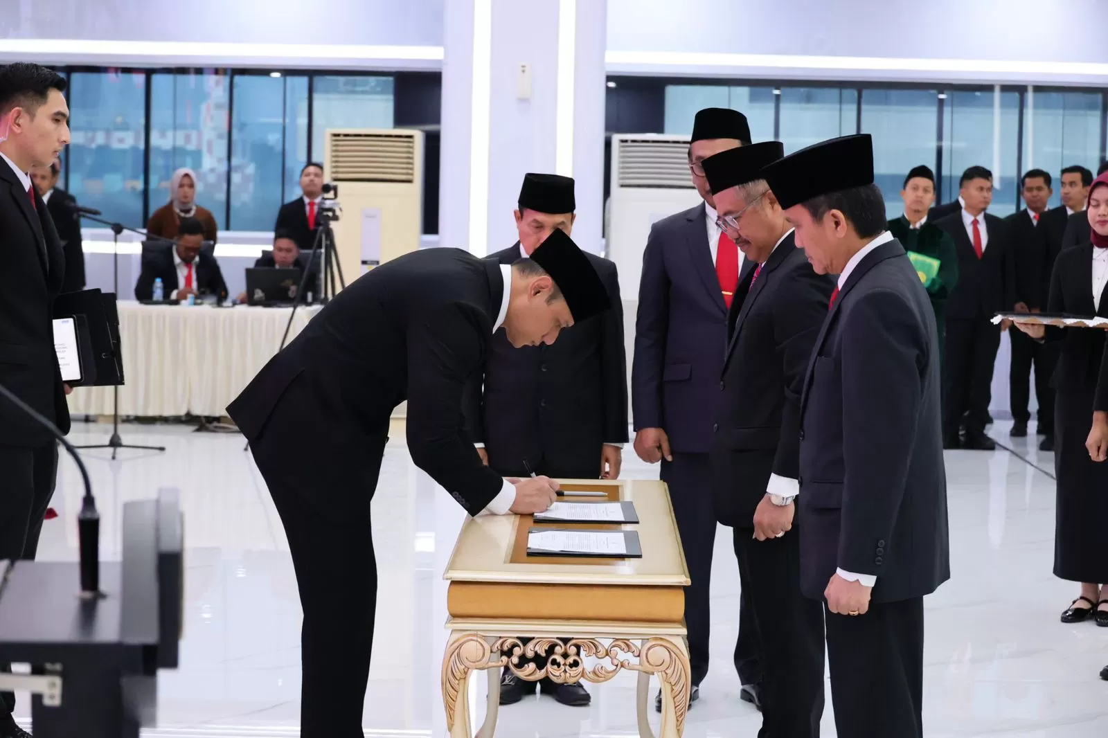 Menteri AHY Lantik 29 Pejabat Kementerian ATR/BPN, Tekankan Kinerja ...