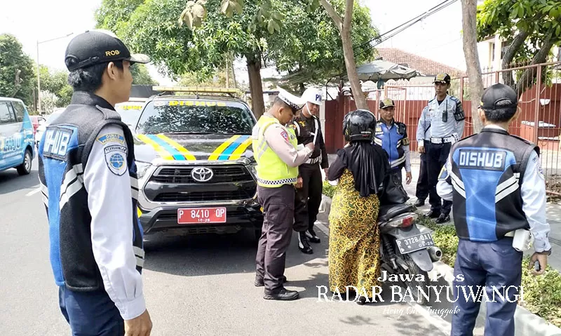 Pilih Ditilang Dan Ban Digembosi? Jangan Parkir Kendaraan Sembarangan ...