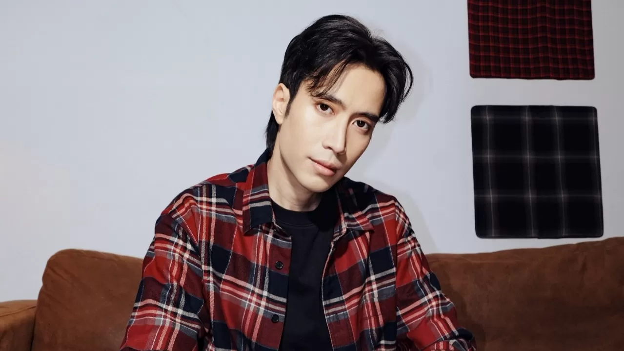 Vidi Aldiano potret resmi penyanyi Indonesia