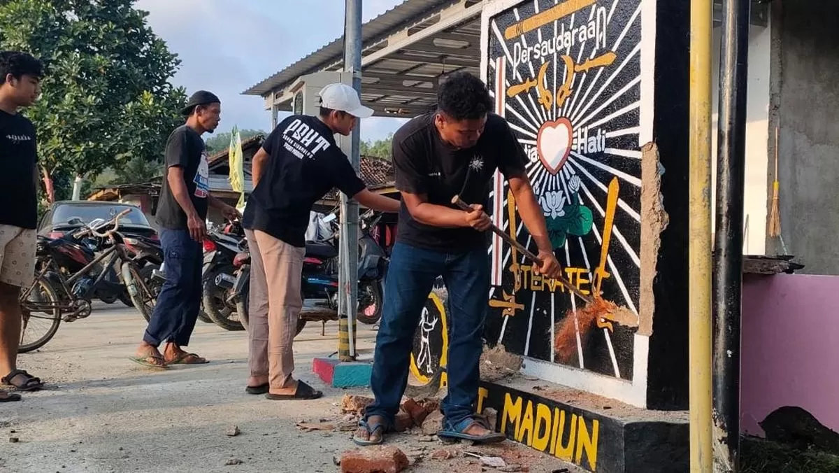 121 Tugu Silat Sudah Dibongkar Sukarela Di Jawa Timur - Radar Surabaya