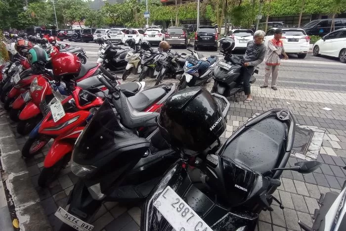 Seminggu Penerapan Bayar Parkir Pakai QRIS Di Surabaya, Bagaimana ...