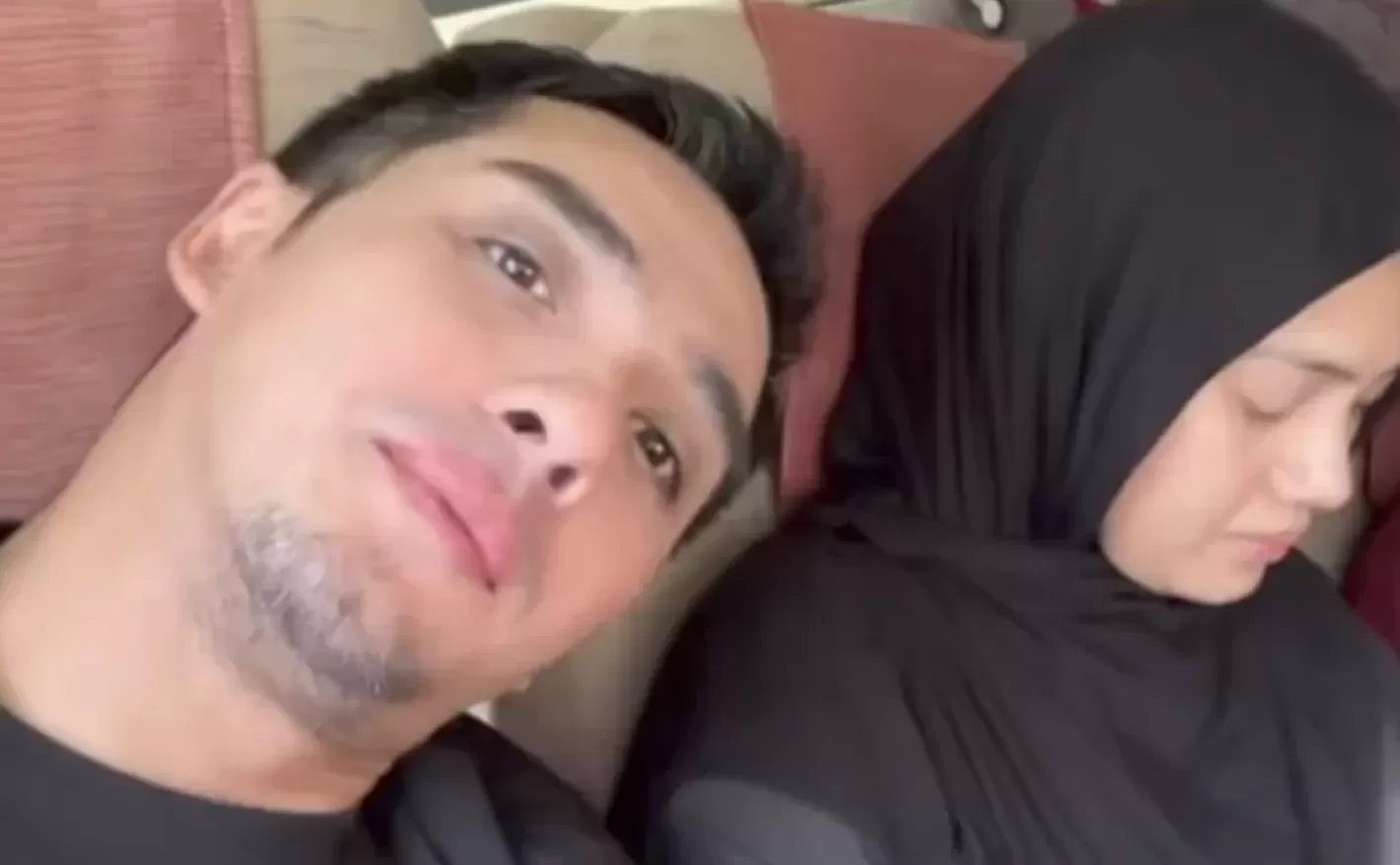 Dikenal Sosok Family Man, Viral Video Ricky Harun Diduga Asyik Karaoke ...
