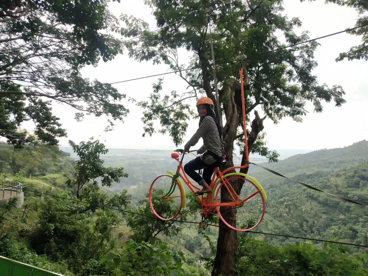 Wahana Permainan Semakin Menarik Wisatawan Berkunjung ke Arak Arak