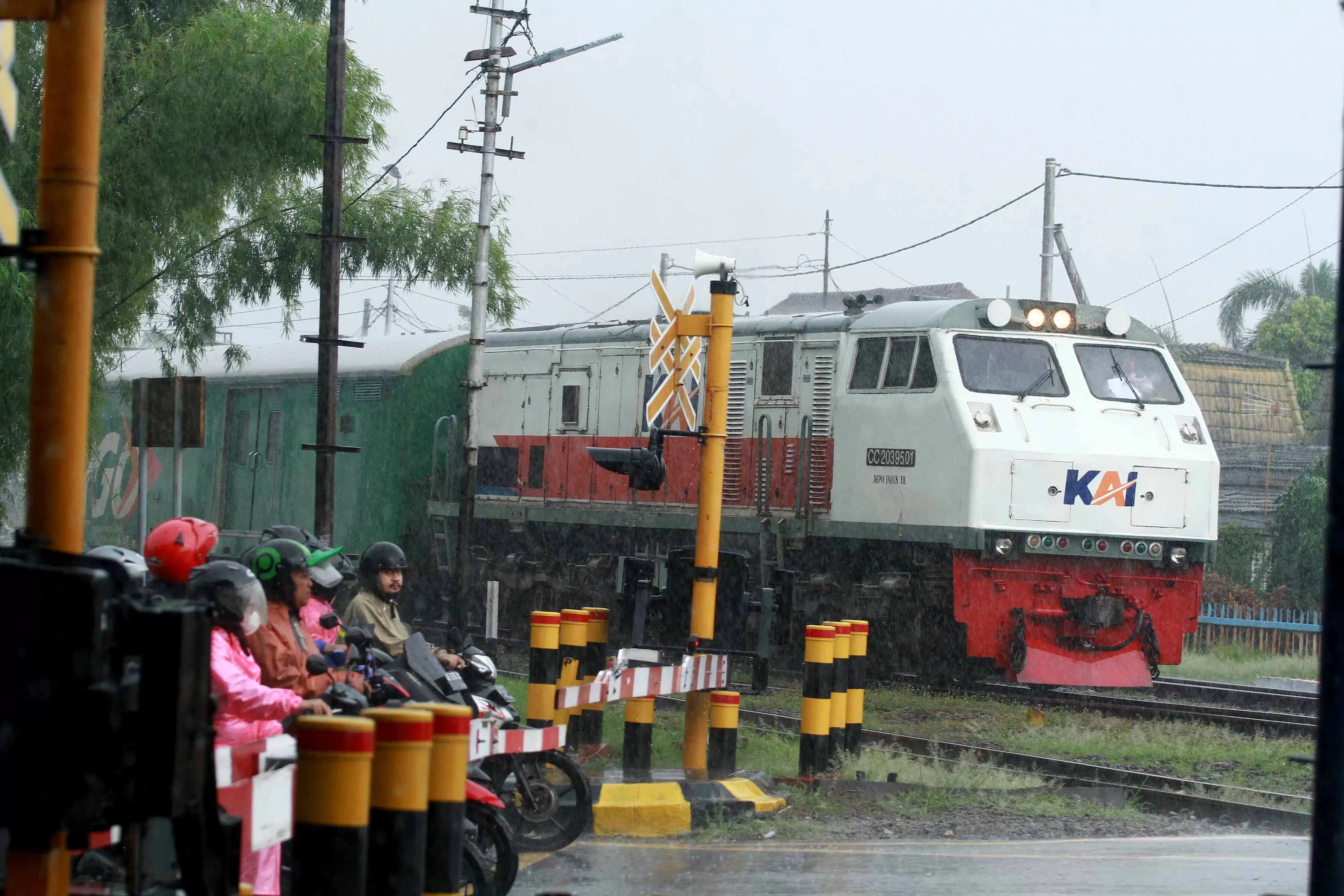 Madiun Kena Imbasnya Kecelakaan Ka Turangga Di Bandung Ganggu Jadwal Perjalanan Kereta