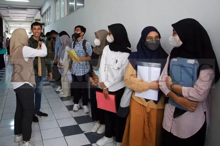 foto ilustrasi penerimaan calon mahasiswa baru UM dari jalur SNBT (Suharto/Radar Malang)