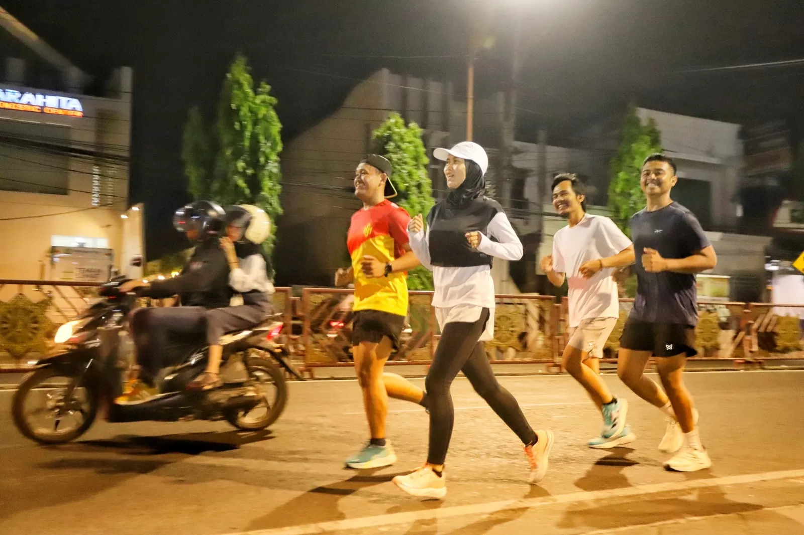 Night Run Olahraga Alternatif Bagi Pekerja Kantoran Radar Mojokerto