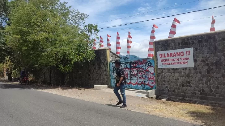 Pagar Sisi Timur Sudah Doyong, Stadion Pringgodani Wonogiri Mendesak ...