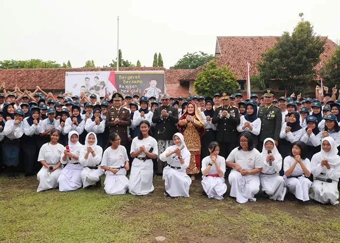 Pj Gubernur Nana Sudjana Luncurkan Ayo Rukun Di Hari Guru Nasional Jangan Ada Lagi Kekerasan Di