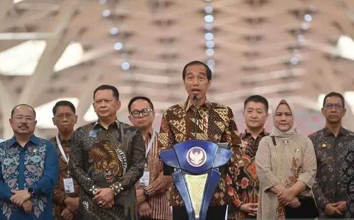 Presiden Jokowi Resmikan Kereta Cepat Jakarta Bandung Whoosh, Segini ...