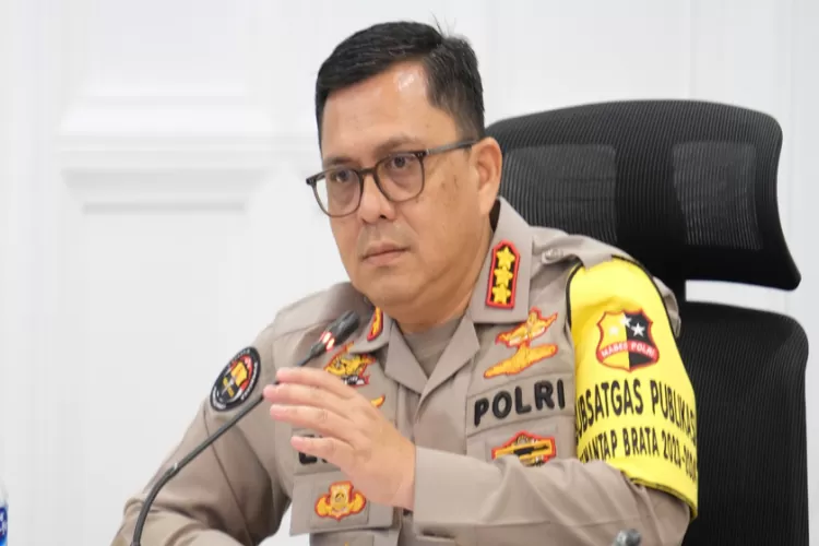 Densus 88 Antiteror Polri menangkap dua terduga teroris dari kelompok JAD di Bima (PMJ)