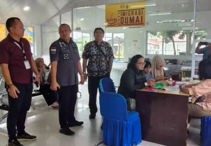 Divisi Imigrasi Kanwil Kementerian Riau Pantau Pelayanan Paspor Sakti ...