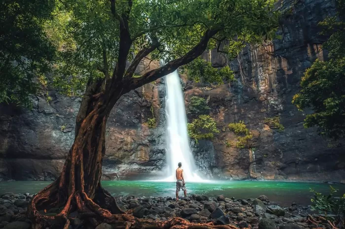 Curug Larangan Sukabumi, Nikmati Pesona Keindahan Alam di Geopark Ciletuh -  Nawacita Post