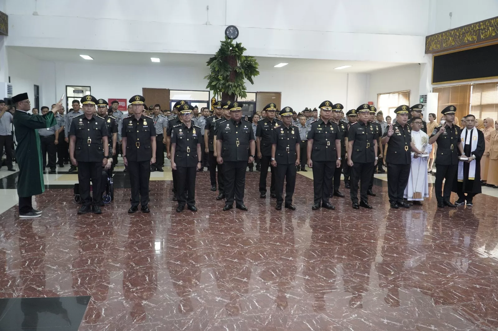 Kakanwil Kemenkumham Kalimantan Barat Lantik Pejabat Administrasi Di ...