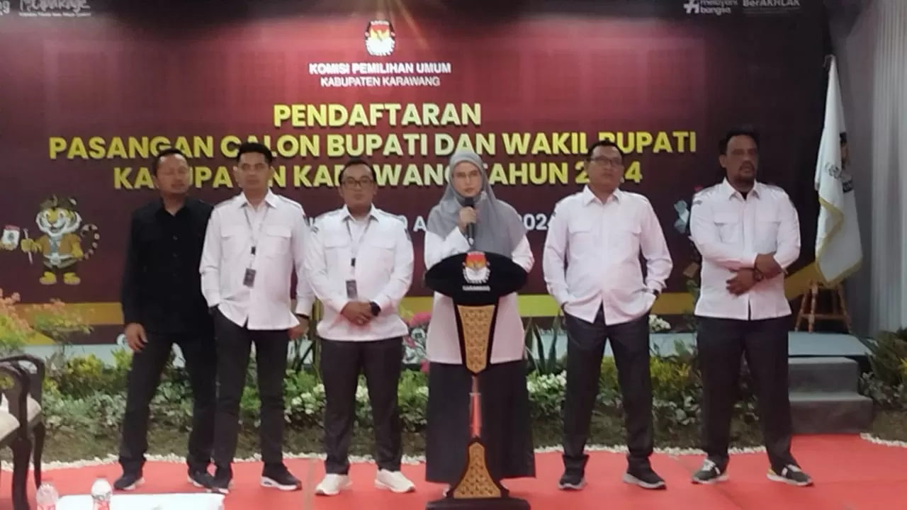 Duel Paslon Aep-Maslani Dengan Acep-Gina Di Pilkada Karawang 2024 ...