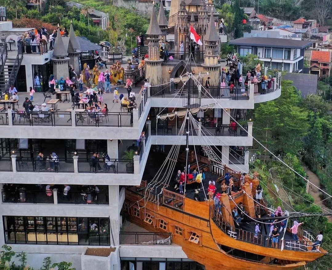 Menemukan Keindahan di Mercusuar Cafe dan Resto, Bandung - Teritorial 24 -  Halaman 2