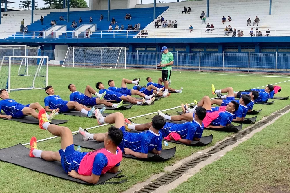 Persib Bandung jalani latihan (Liga Indonesia Baru)