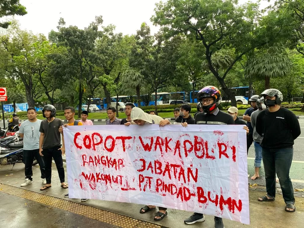 Rangkap Jabatan, Mahasiswa Desak Erick Thohir Copot Komjen Pol Gatot ...